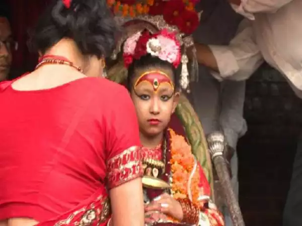 This 7-year-old girl is worshiped as a living goddess on earth (photos)